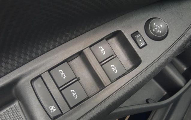 imagem-https://www.socarrao.com.br/sc-vehicle-images-prod/4060440/1790172825053-8501655_6_B_278ebdc263.jpeg