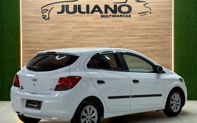 imagem-https://www.socarrao.com.br/sc-vehicle-images-prod/4060448/1790172950497-Hb4SP8DZbw1s253EPuoWIGYojNKrssNf.jpg