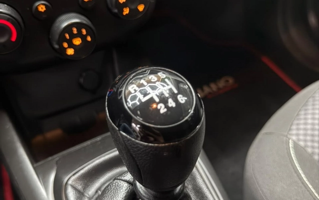 imagem-https://www.socarrao.com.br/sc-vehicle-images-prod/4060448/1790172950526-v9iAklQOSr2jjt4YxqQbFH6HIzqCMXlC.jpg
