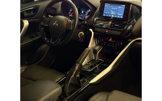imagem-https://www.socarrao.com.br/sc-vehicle-images-prod/4060537/1790173163766-1_102004.jpg
