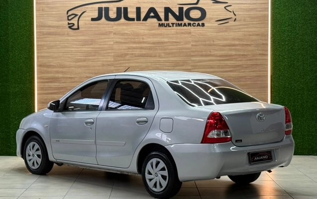 imagem-https://www.socarrao.com.br/sc-vehicle-images-prod/4060758/1790181303161-ZY06GQzFPjItz4UALb0DdBYeFAab6McJ.jpg