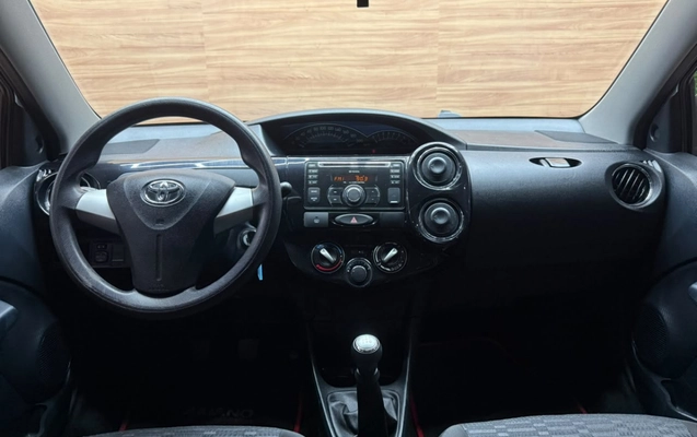 imagem-https://www.socarrao.com.br/sc-vehicle-images-prod/4060758/1790181303180-VOCLnKNKm4ErgCnTVFia7oMT6zu5pbsJ.jpg