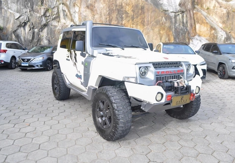 Troller T-4 2017 Branco — foto 1 de 3