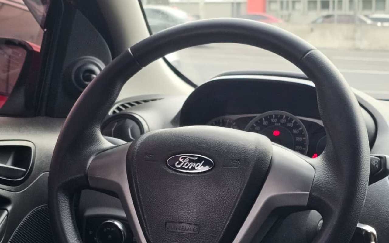 imagem-https://www.socarrao.com.br/sc-vehicle-images-prod/4061018/1790174152046-NDE0YzQ5ZWQtZjM3OS00MjUyLWI4NTgtNGI1OGE5ZmZkOTk5LmpwZw.jpg