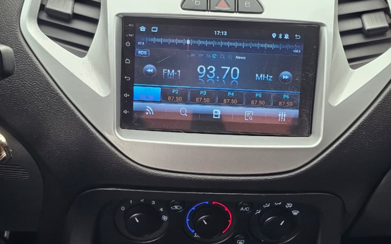 imagem-https://www.socarrao.com.br/sc-vehicle-images-prod/4061018/1790174152302-YTgwMWNkZDEtNDFjNi00YWMxLTlhY2ItOGIxYWUwYzZjZTZmLmpwZw.jpg