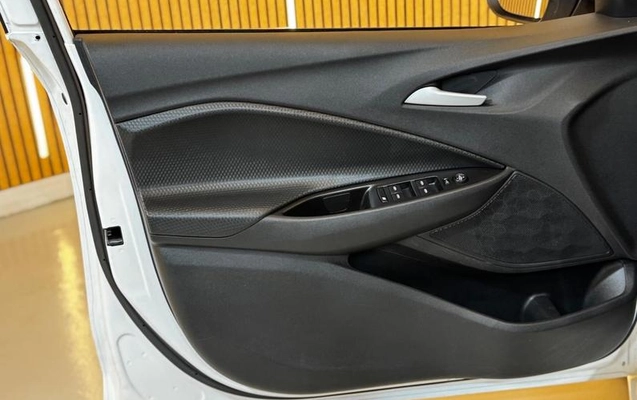 imagem-https://www.socarrao.com.br/sc-vehicle-images-prod/4061222/1790265097675-8448002_8_B_ea304e422f.jpeg