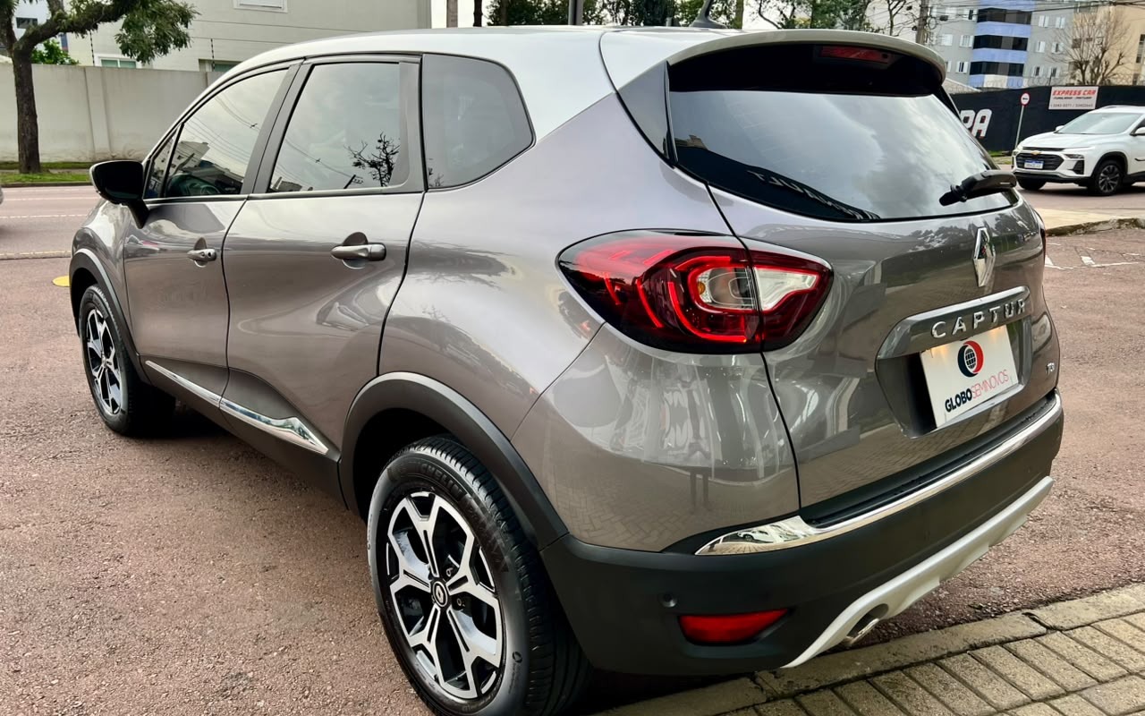 imagem-https://www.socarrao.com.br/sc-vehicle-images-prod/4061240/1790174838963-OTUzYzg0MWYtMzE2My00ZTk4LTk5NjktMzgyNTNmYzIyMGY4LmpwZw.jpg