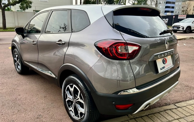 imagem-https://www.socarrao.com.br/sc-vehicle-images-prod/4061240/1790174838963-OTUzYzg0MWYtMzE2My00ZTk4LTk5NjktMzgyNTNmYzIyMGY4LmpwZw.jpg