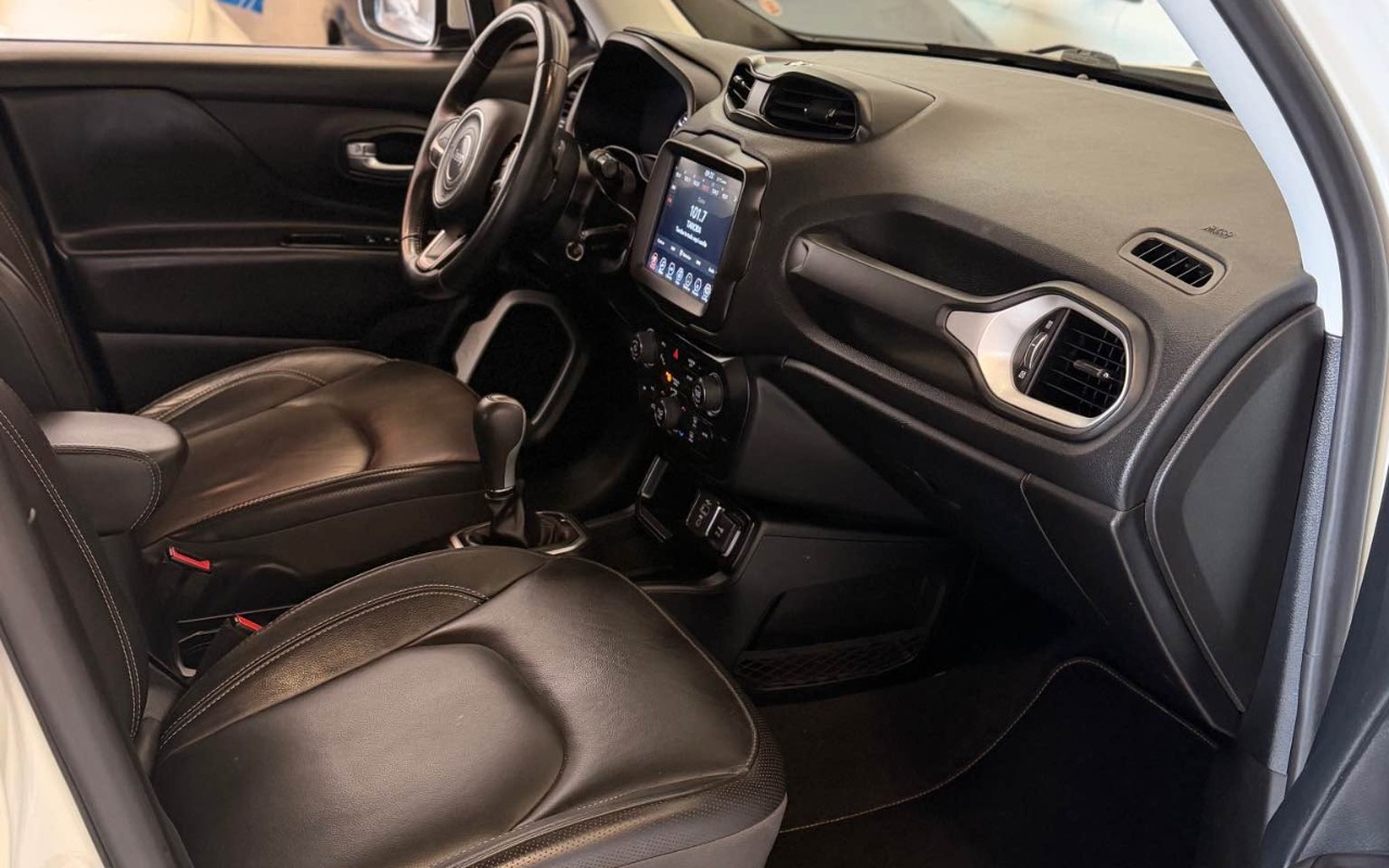 imagem-https://www.socarrao.com.br/sc-vehicle-images-prod/4061466/1790175194978-UkVORUdBREUgMjAyMTExLmpwZw.jpg
