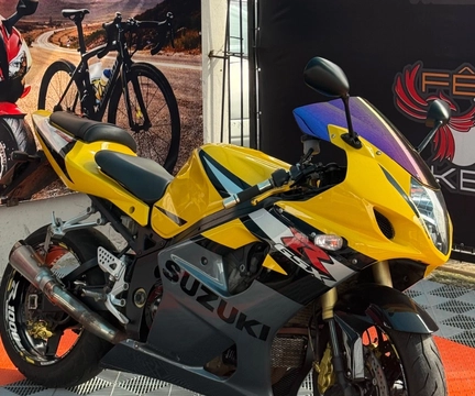 Suzuki GSX-R 1000 2005 Amarelo — foto 1 de 3