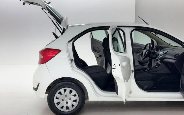 imagem-https://www.socarrao.com.br/sc-vehicle-images-prod/4061639/1790423555641-8467380_10_B_272d58216c.jpeg