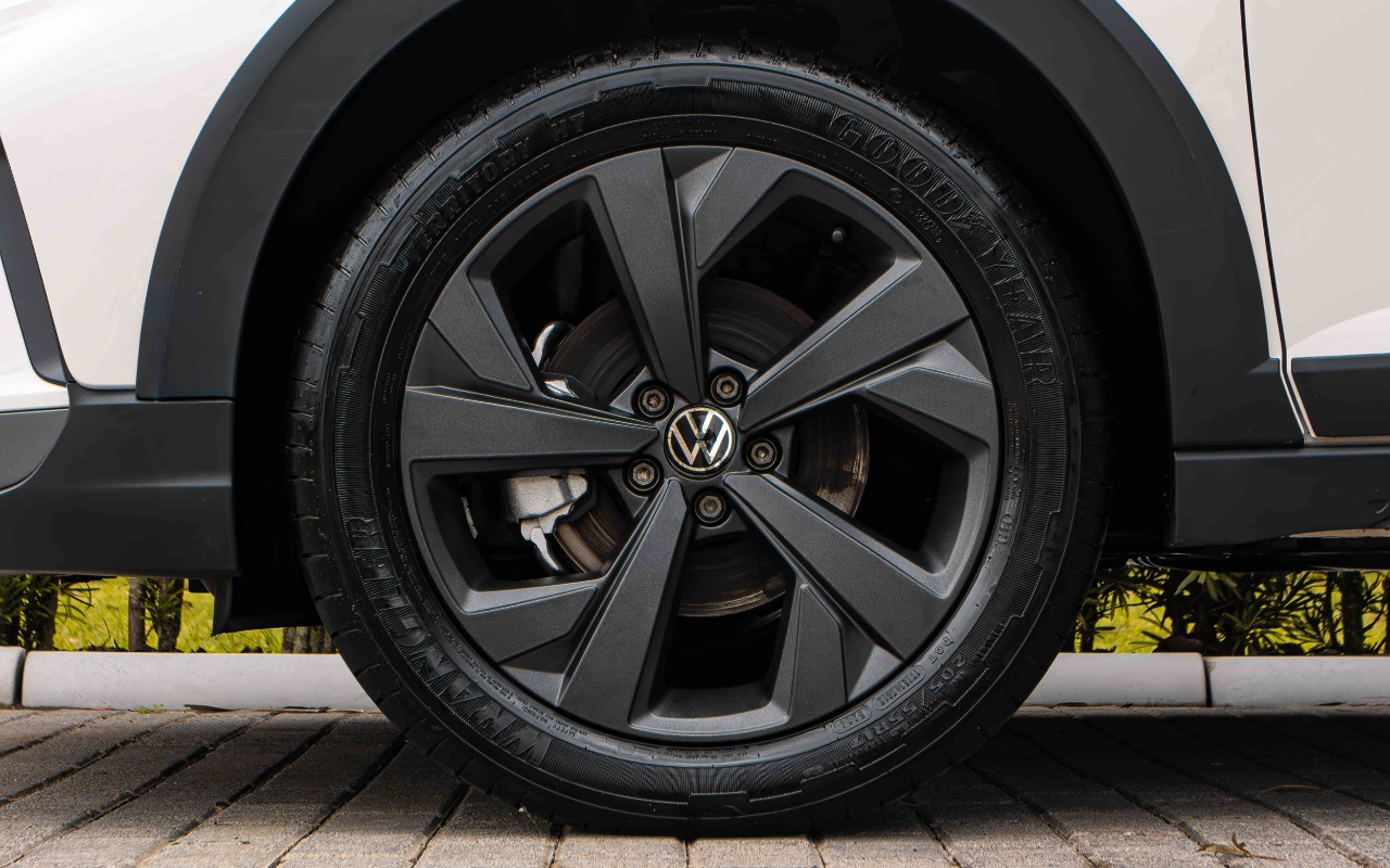 imagem-https://www.socarrao.com.br/sc-vehicle-images-prod/4062271/1790177196932-aW1nNjg3OC5qcGc.jpg