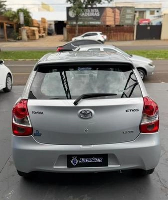 imagem-https://www.socarrao.com.br/sc-vehicle-images-prod/4062612/1790178075552-7931844_13_B_8adb1ccfee.jpeg