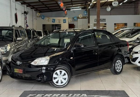 Toyota Etios 2014 Preto — foto 1 de 3