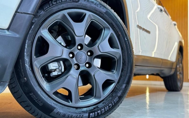 imagem-https://www.socarrao.com.br/sc-vehicle-images-prod/4063220/1790179607208-8486652_3_B_206224c332.jpeg