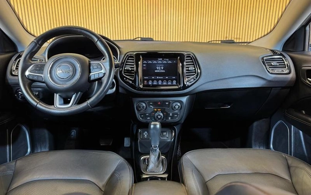 imagem-https://www.socarrao.com.br/sc-vehicle-images-prod/4063220/1790179607225-8486652_13_B_64598daf59.jpeg
