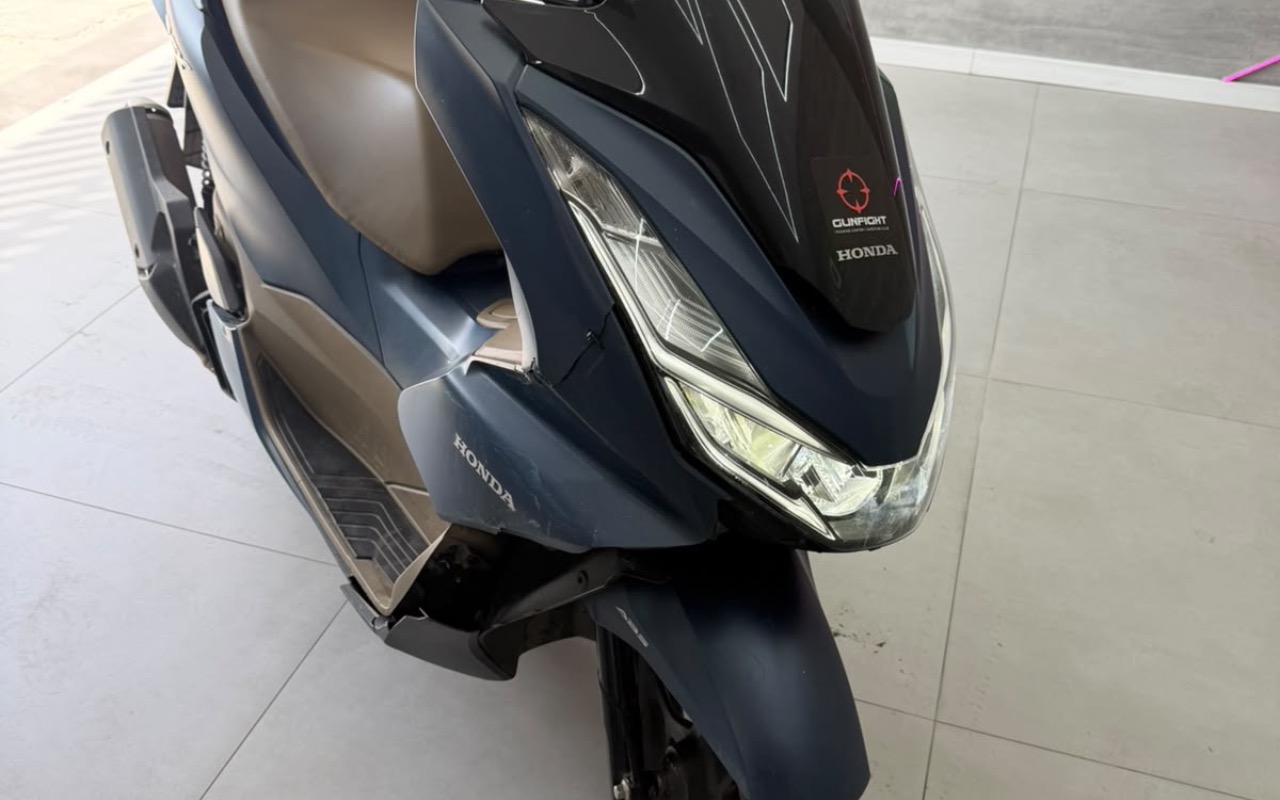 imagem-https://www.socarrao.com.br/sc-vehicle-images-prod/4063371/1790180157756-YmFiM2RlMTQtNTAzNS00YWY2LWI5NWEtYzJkNWMwMDU3MDc3LmpwZWc.jpeg
