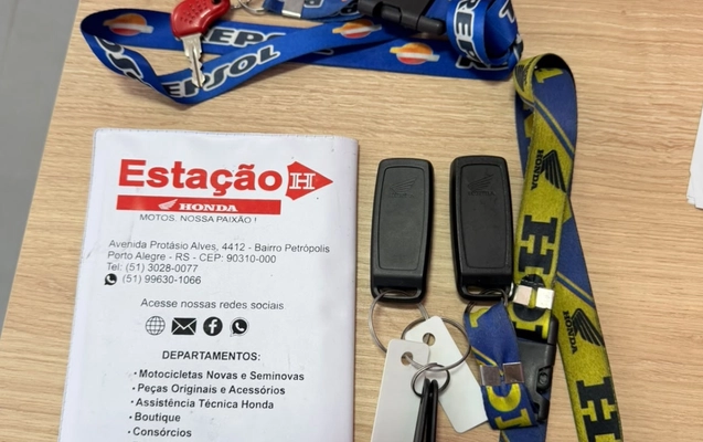imagem-https://www.socarrao.com.br/sc-vehicle-images-prod/4063371/1790180157977-MGUwYjAwMjUtNWZiZi00MmMzLWE3ZmQtMGI5ODg0NWVjMzcyLmpwZWc.jpeg