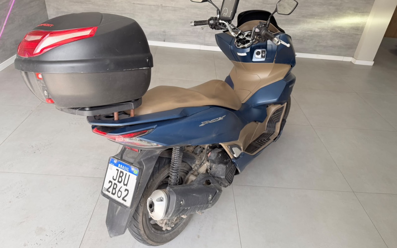 imagem-https://www.socarrao.com.br/sc-vehicle-images-prod/4063371/1790180158085-MTY2N2QwOWUtMWY3Zi00NWY2LTgwNTYtYjg2MTBmYWMyNDc5LmpwZWc.jpeg