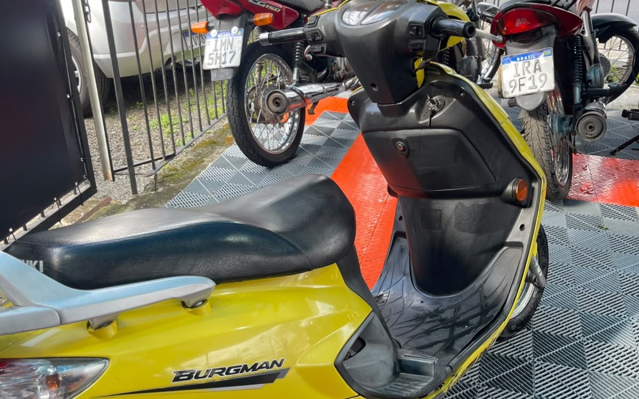 imagem-https://www.socarrao.com.br/sc-vehicle-images-prod/4063689/1790180618182-NzJhYmMyOTQtZTZiMS00ZjI0LWE3ZTAtODMwZDZhYzVjYjQ0LmpwZWc.jpeg