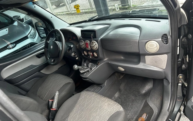 imagem-https://www.socarrao.com.br/sc-vehicle-images-prod/4063703/1790275171563-Ub7xIIyO2TWCroPmrmcmaXT2R6FnSRcx.jpg