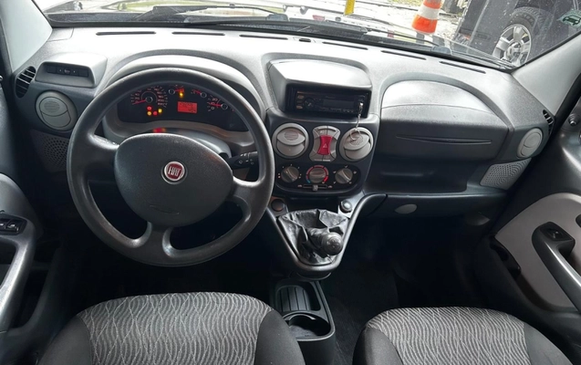 imagem-https://www.socarrao.com.br/sc-vehicle-images-prod/4063703/1790275171570-HozxAYuYn2Iglo7Y388qO7KTiJ27rqGX.jpg