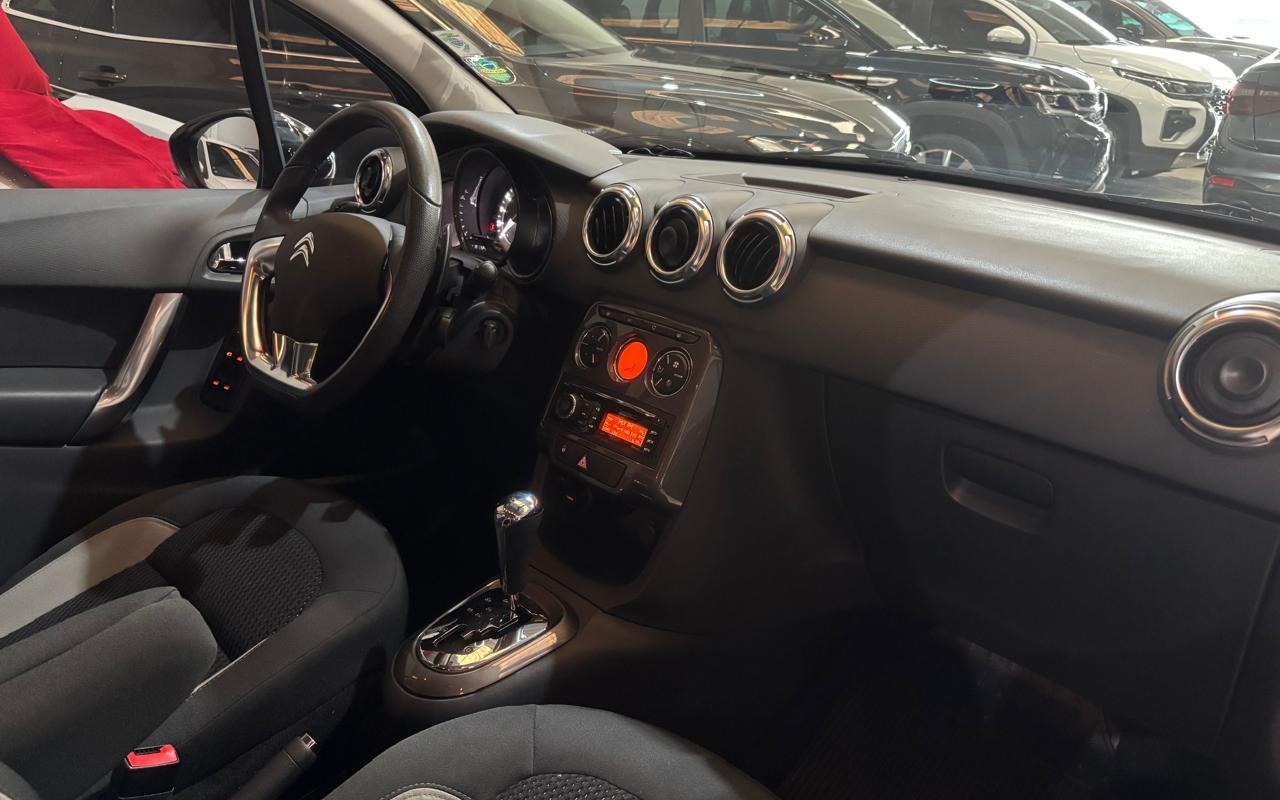 imagem-https://www.socarrao.com.br/sc-vehicle-images-prod/4064297/1790182285633-V2hhdHNBcHAgSW1hZ2UgMjAyNi0wOS0yMyBhdCAxMi4xNy40NCAoNCkuanBlZw.jpeg