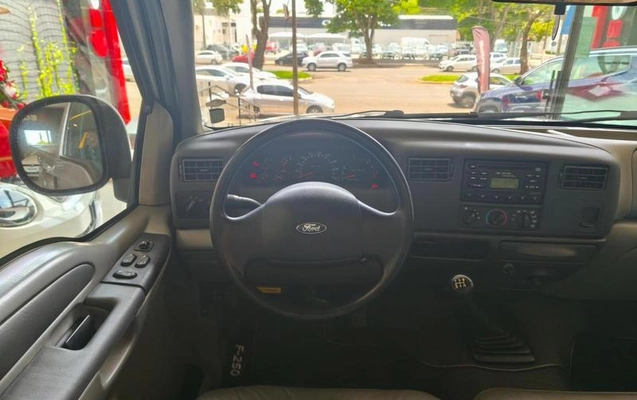 imagem-https://www.socarrao.com.br/sc-vehicle-images-prod/40643/1782169616452-7067513_15_B_0b68c382bd.jpeg