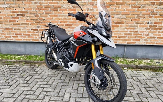 imagem-https://www.socarrao.com.br/sc-vehicle-images-prod/4064856/1792766313824-8505600_6_B_59e9d9de00.jpeg