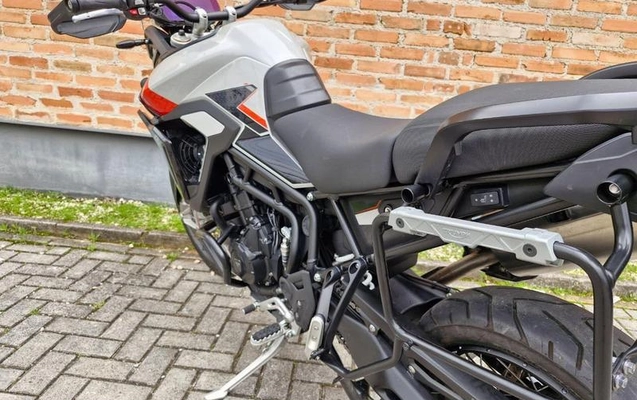 imagem-https://www.socarrao.com.br/sc-vehicle-images-prod/4064856/1792766313843-8505600_10_B_00a1d16575.jpeg