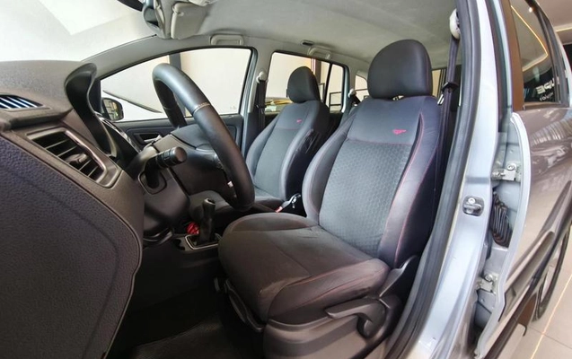 imagem-https://www.socarrao.com.br/sc-vehicle-images-prod/40650/1787167489509-7729007_11_B_2cea33e1a8.jpeg