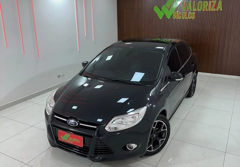 Ford Focus 2015 Preto — foto 1 de 3