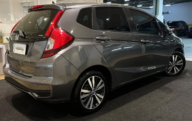 imagem-https://www.socarrao.com.br/sc-vehicle-images-prod/4065561/1790185400701-8505752_2_B_91fee4528b.jpeg