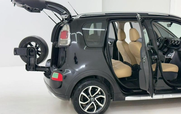 imagem-https://www.socarrao.com.br/sc-vehicle-images-prod/4065570/1790185538160-8387208_8_B_3a760690d8.jpeg