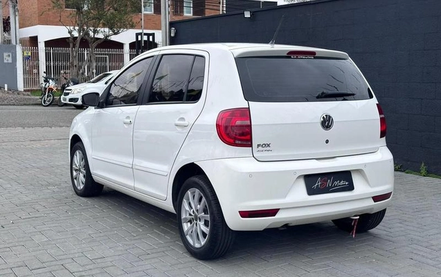 imagem-https://www.socarrao.com.br/sc-vehicle-images-prod/4066090/1790370591041-8461430_12_B_a0be256b18.jpeg
