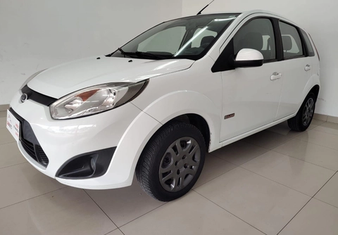 Ford Fiesta Class 1.6 8V 98cv 5p 2013 Branco — foto 1 de 3