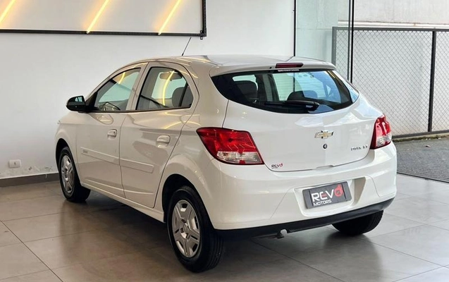imagem-https://www.socarrao.com.br/sc-vehicle-images-prod/4066699/1790188053122-8506237_3_B_63b7a0f4c4.jpeg