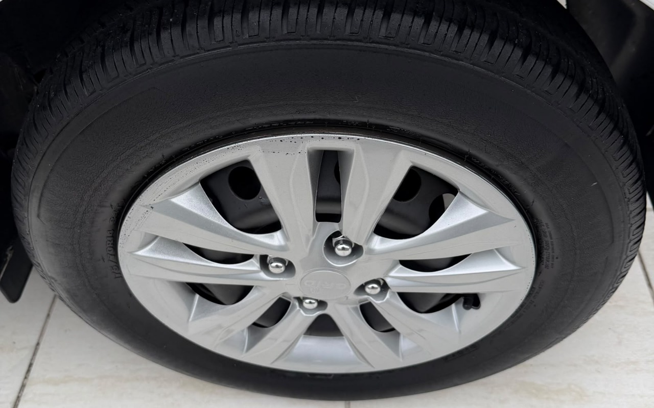 imagem-https://www.socarrao.com.br/sc-vehicle-images-prod/4066723/1791292401187-NTQ3NWQ3NzEtMmJiMi00YTcwLWI0YzEtYTZlZjZiMTMxMWI1LmpwZw.jpg