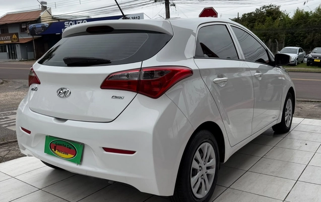 imagem-https://www.socarrao.com.br/sc-vehicle-images-prod/4066723/1791292401340-ZWZjOGY4ZjgtMTFhNy00OTRiLWE3NzEtOTRlMzg4ZjU1MzllLmpwZw.jpg