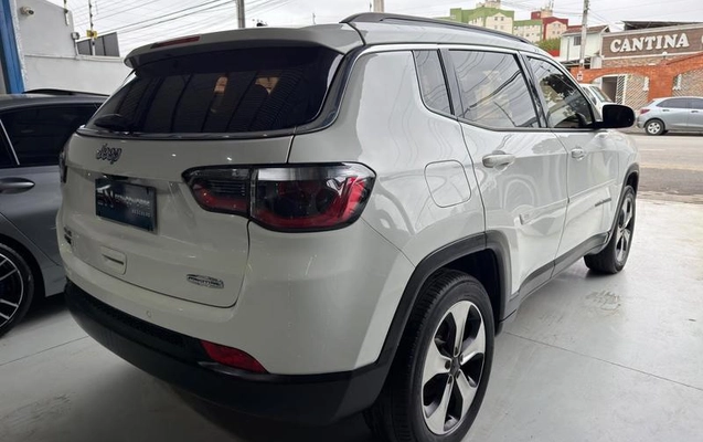 imagem-https://www.socarrao.com.br/sc-vehicle-images-prod/4066726/1790188473747-8506306_3_B_751a2abe6c.jpeg