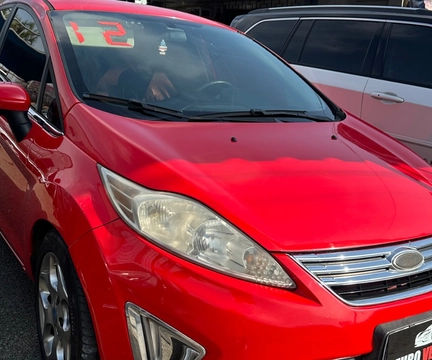 Ford Fiesta 2015 Vermelho — foto 1 de 3