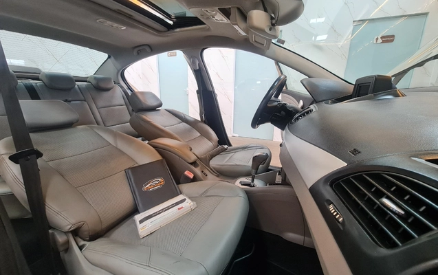 imagem-https://www.socarrao.com.br/sc-vehicle-images-prod/4066887/1791313550092-MTAuanBn.jpg