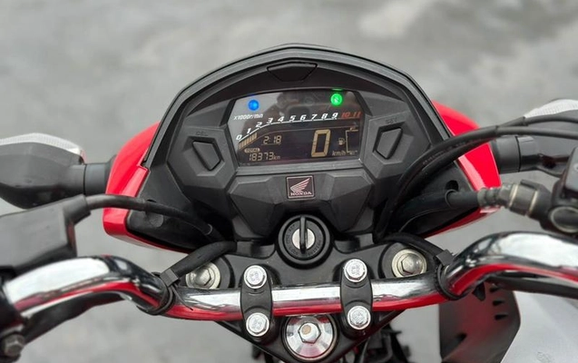 imagem-https://www.socarrao.com.br/sc-vehicle-images-prod/4067299/1790189461386-8491627_5_B_198464aee6.jpeg