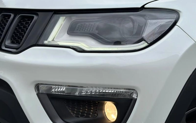 imagem-https://www.socarrao.com.br/sc-vehicle-images-prod/4067425/1790190024831-8492017_5_B_ee140db894.jpeg