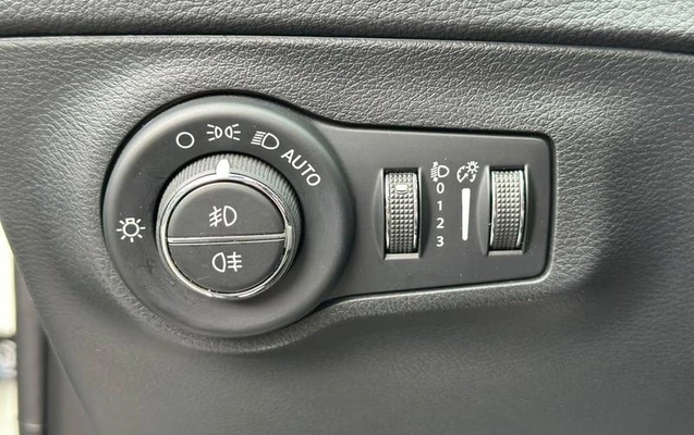 imagem-https://www.socarrao.com.br/sc-vehicle-images-prod/4067425/1790190024839-8492017_14_B_9d0925e7bf.jpeg