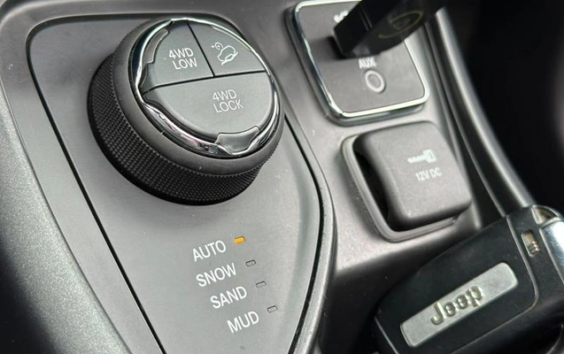 imagem-https://www.socarrao.com.br/sc-vehicle-images-prod/4067425/1790190024846-8492017_15_B_4cb5ef0bc1.jpeg