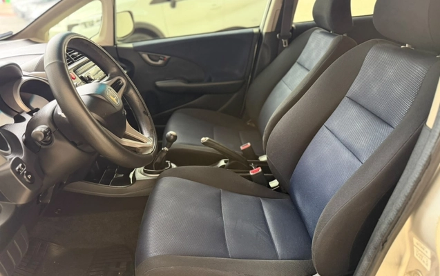 imagem-https://www.socarrao.com.br/sc-vehicle-images-prod/4067478/1790190017815-BovW7LBV3R1N8UMRZq028vGDh4w5yUq7.jpg
