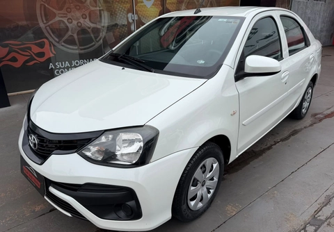 Toyota Etios 2019 Branco — foto 1 de 3