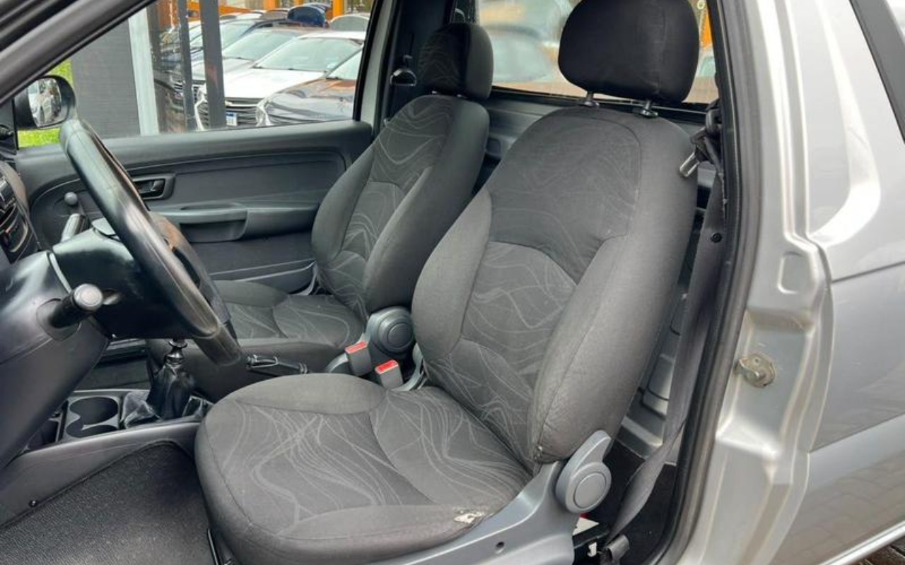 imagem-https://www.socarrao.com.br/sc-vehicle-images-prod/4067716/1790190624062-RkNfMzkzOV84NTA0NjI5XzJfVl83ZjAzNzg3NGZlLmpwZWc.jpeg