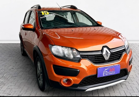 Renault Sandero 2015 Laranja — foto 1 de 3